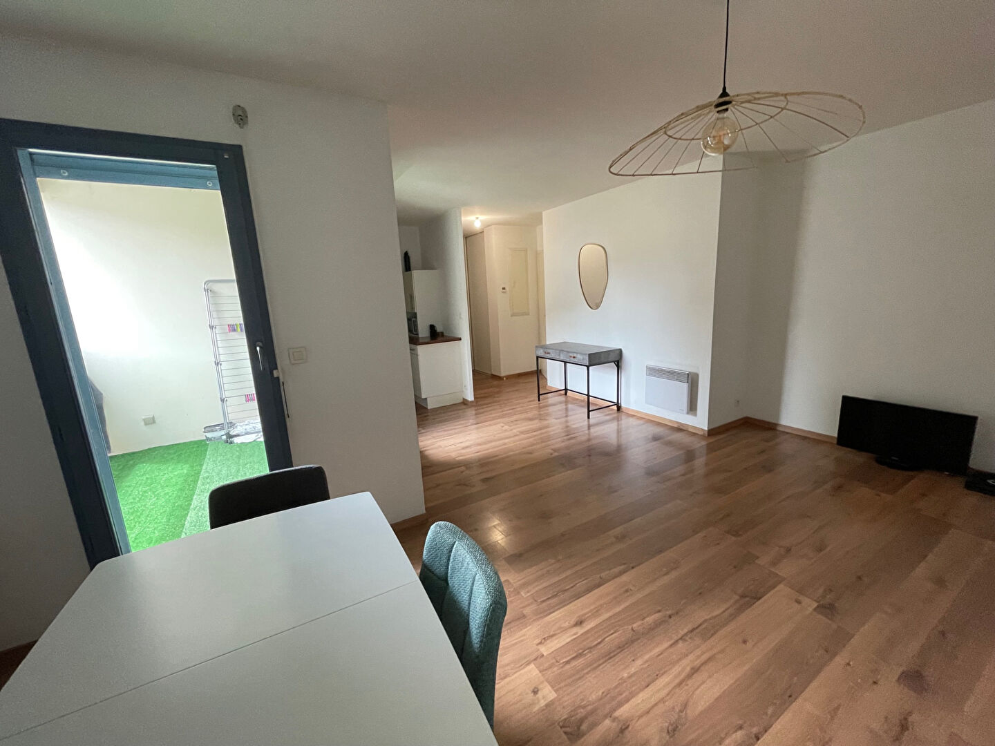 
Verdun centre, T3 en 1er étage avec ascenseur
