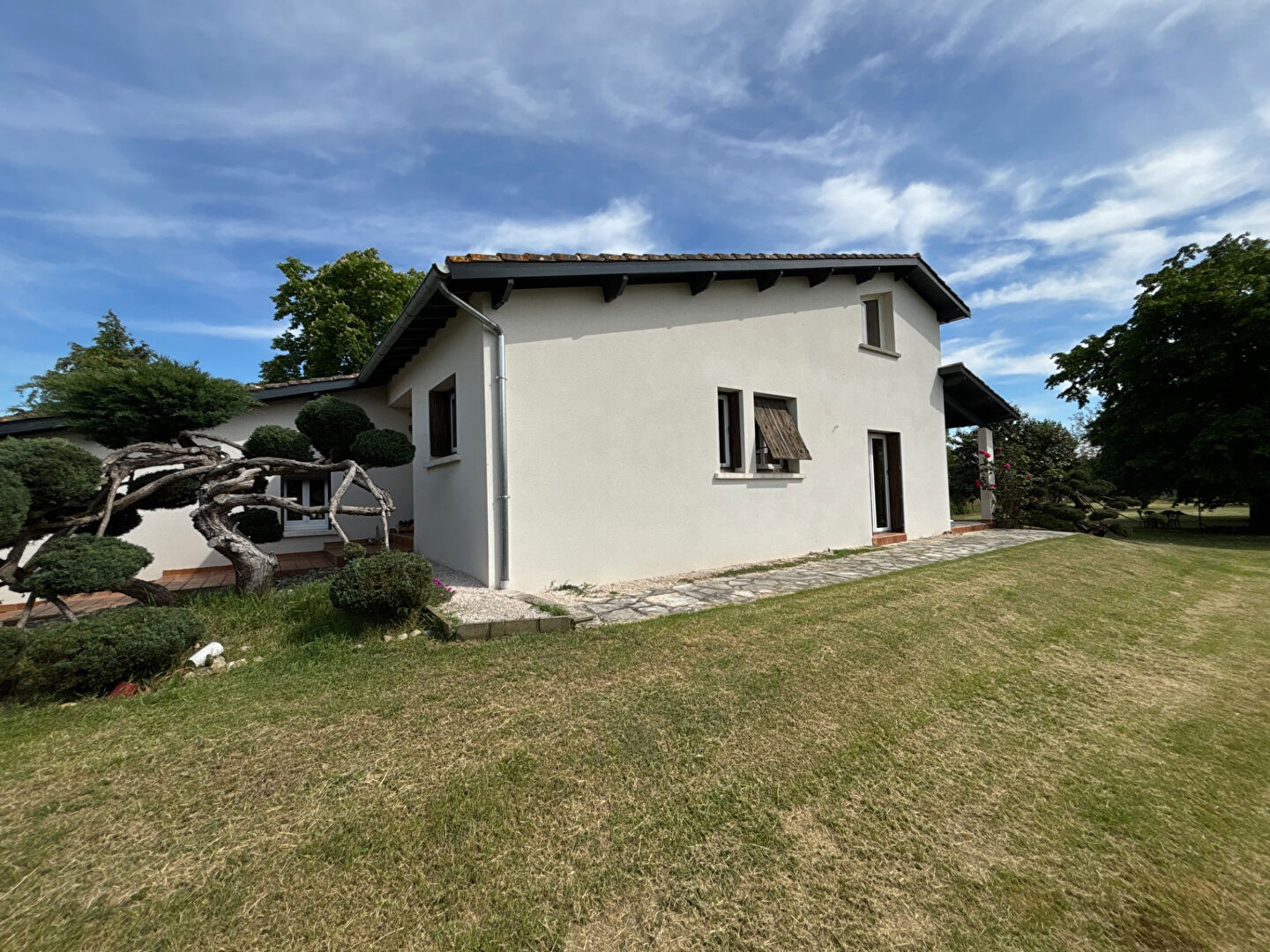
Verdun, maison T6 sur une parcelle de 3689 m²
