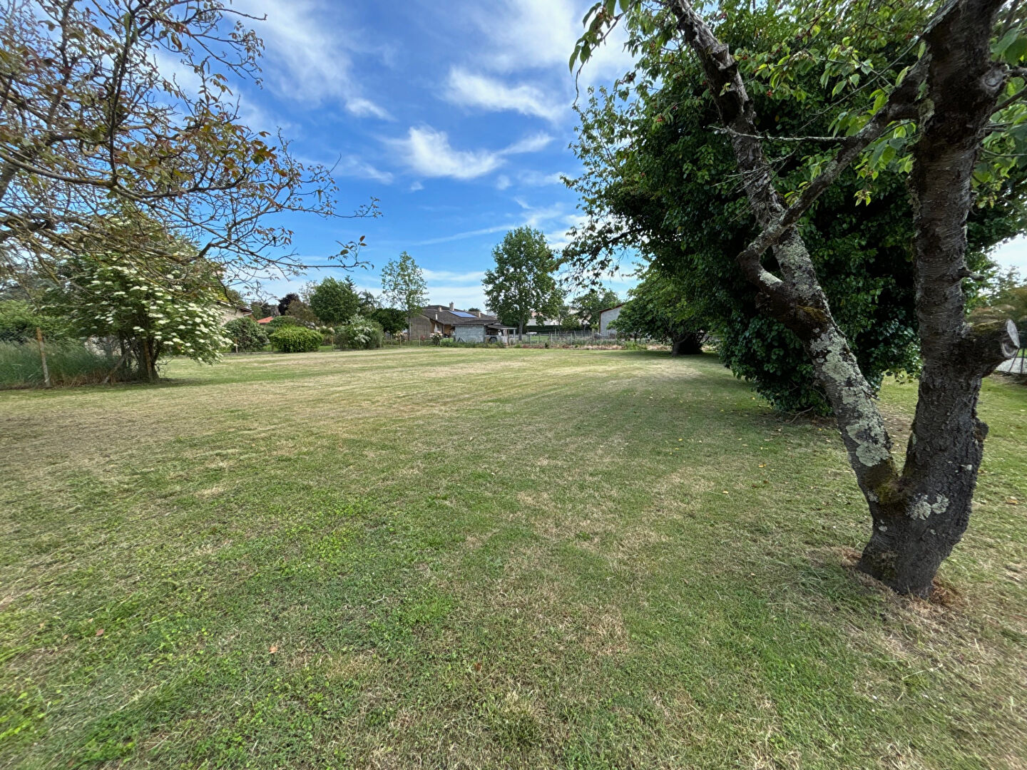 
Verdun, maison T6 sur une parcelle de 3689 m²
